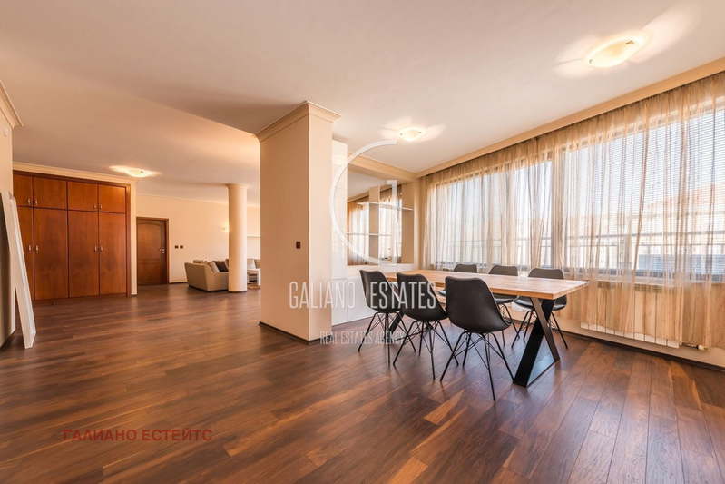 3-bedroom apartment in Sofiya, Centyr