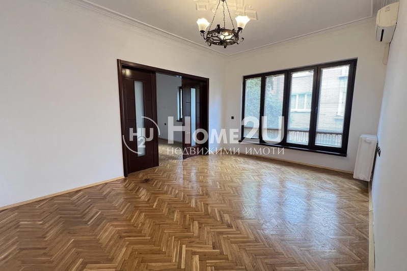 3-bedroom apartment in Sofiya, Centyr