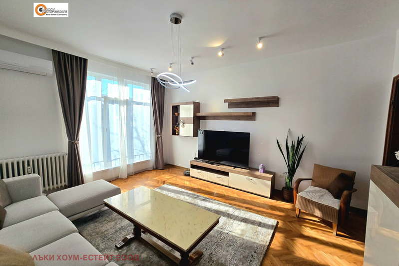 4-bedroom apartment in Sofiya, Centyr
