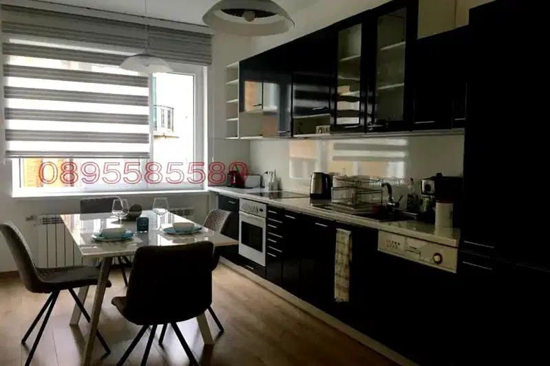 4-bedroom apartment in Sofiya, Centyr