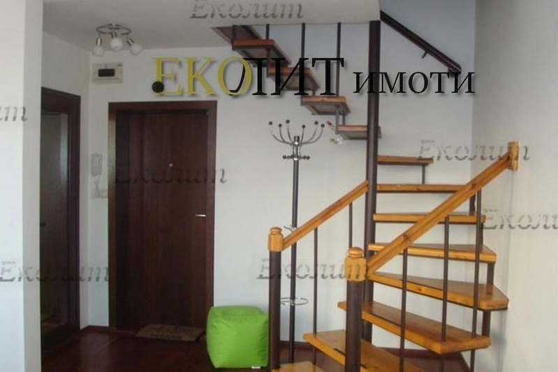 5-bedroom apartment in Sofiya, Centyr