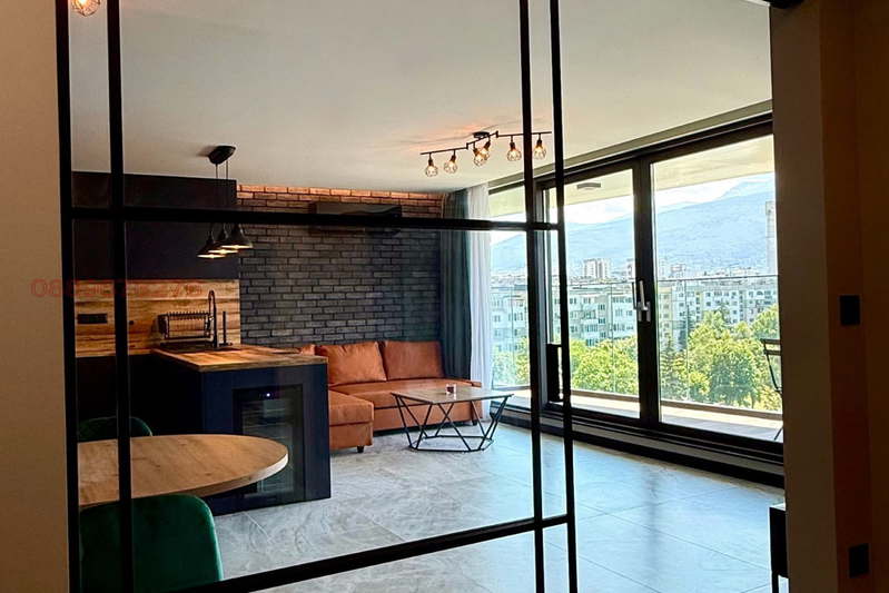 3-bedroom apartment in Sofiya, Dianabad