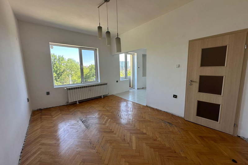 3-bedroom apartment in Sofiya, Doktorski Pametnik