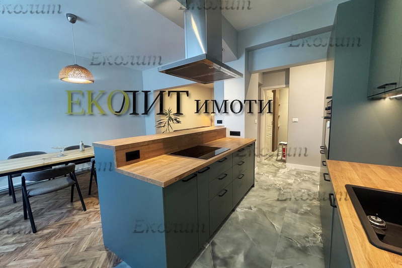 3-bedroom apartment in Sofiya, Doktorski Pametnik