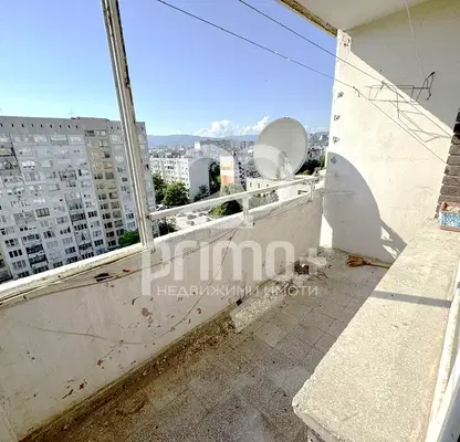 Снимка 5 — Двустаен апартамент с панорамна гледка в Дружба 1, София