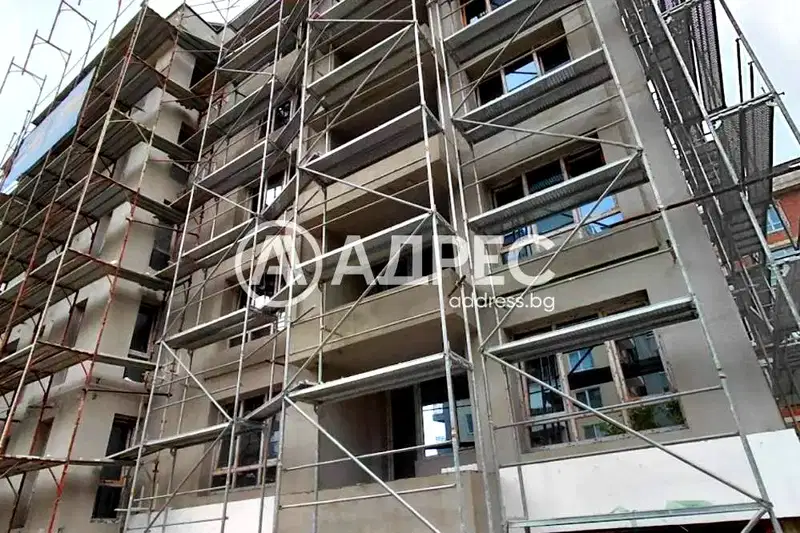3-bedroom apartment in Sofiya, Drujba 1
