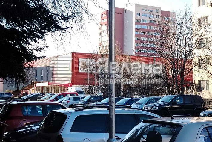 Двустаен апартамент в Дружба 2 с два балкона