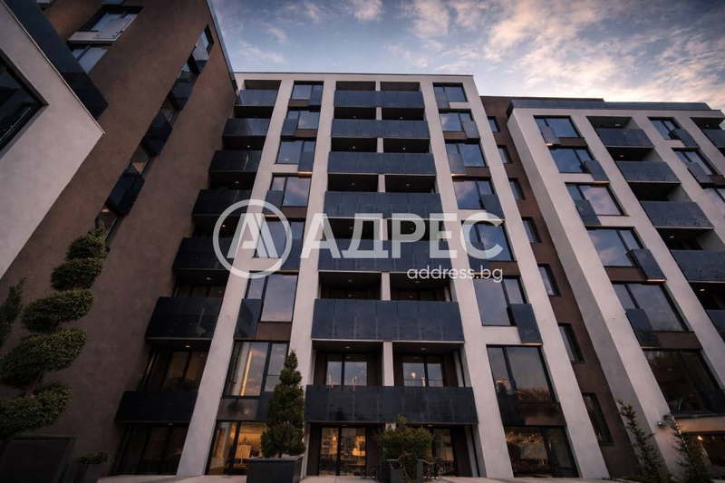 Двустаен апартамент в Дружба 2 с тераса и асансьор