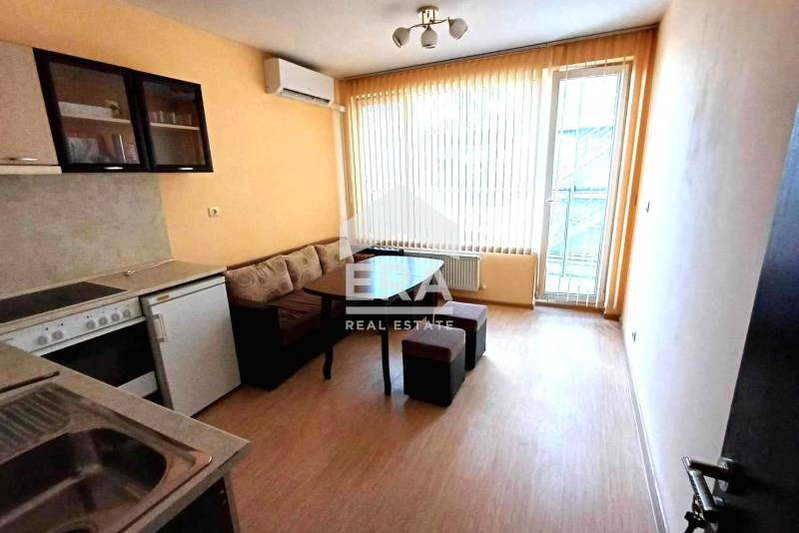 Двустаен апартамент с тераса в Дружба 2, София