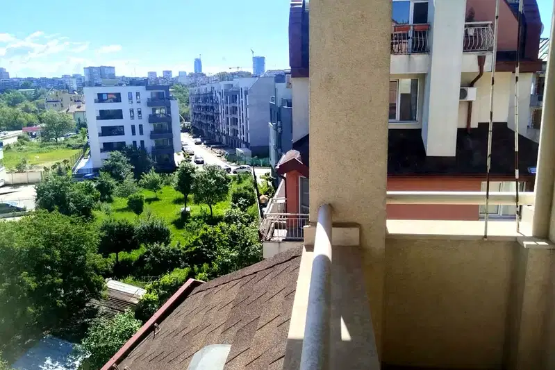 Three-room apartment with terrace in Darvenitsa, Sofia