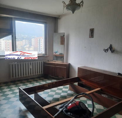 Снимка 3 — Тристаен апартамент с 2 балкона в Дървеница, София
