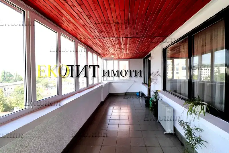 Луксозен 2-стаен апартамент с голяма тераса в Хиподрума, София