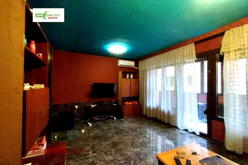 3-bedroom apartment in Sofiya, Izgrev