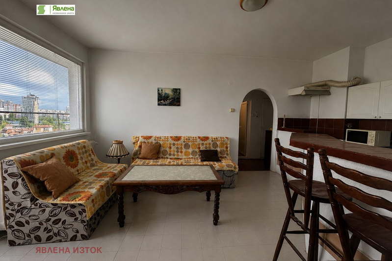 3-bedroom apartment in Sofiya, Iztok