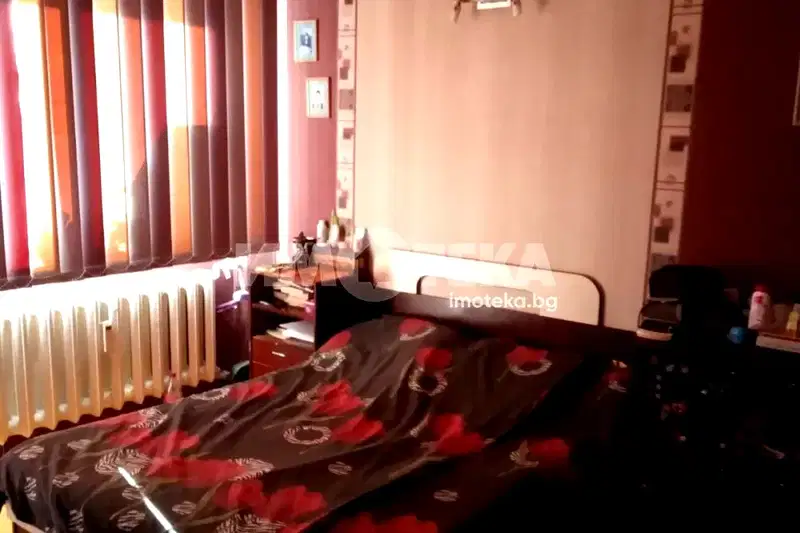 Тристаен апартамент в Красна поляна 1 с две тераси