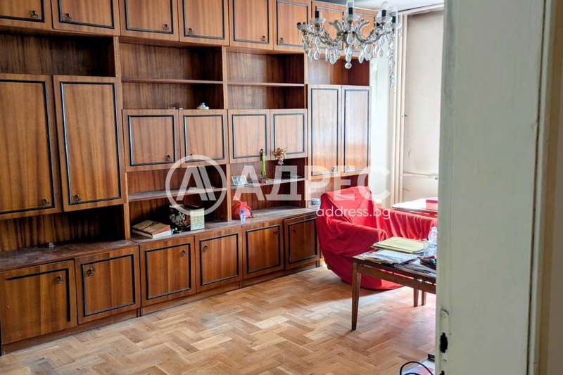 Тристаен апартамент в Красна поляна 3 с два балкона