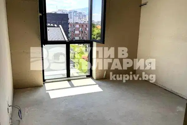 Двустаен апартамент с южно изложение в Красно село, София