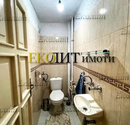 Снимка 5 — Тухлен 2-стаен апартамент с 2 тераси в Красно село, София