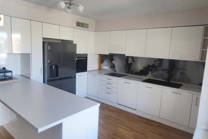 4-bedroom apartment in Sofiya, Krystova Vada