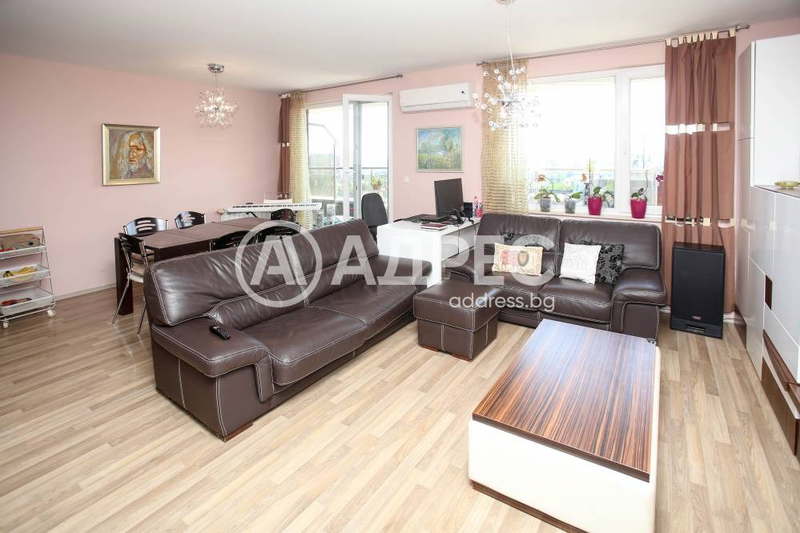 Three-room apartment with panoramic terrace in Lagera, Sofia