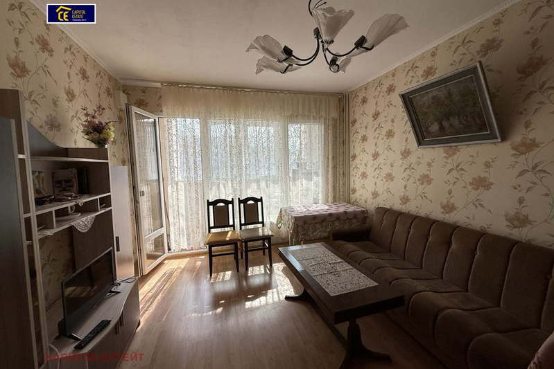 Тристаен апартамент в Лагера с усвоена тераса