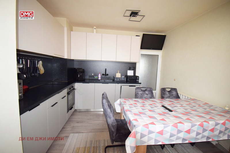 3-bedroom apartment in Sofiya, Levski G