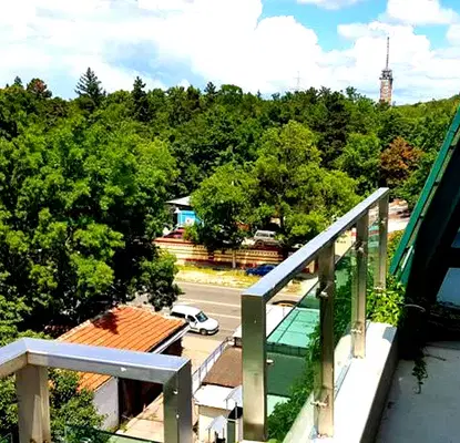 Снимка 3 — Тристаен апартамент с 3 тераси в Лозенец, София