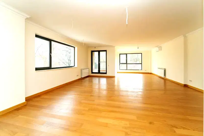 4-bedroom apartment in Sofiya, Lozenec