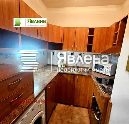 Снимка 4 — Двустаен апартамент с голяма лоджия в Лозенец, София