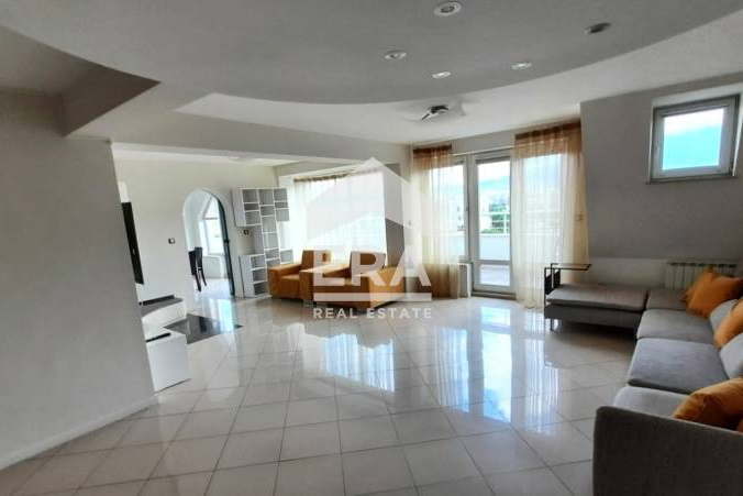 3-bedroom apartment in Sofiya, Lozenec