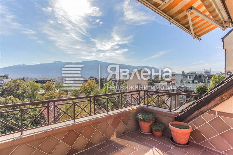 3-bedroom apartment in Sofiya, Lozenec