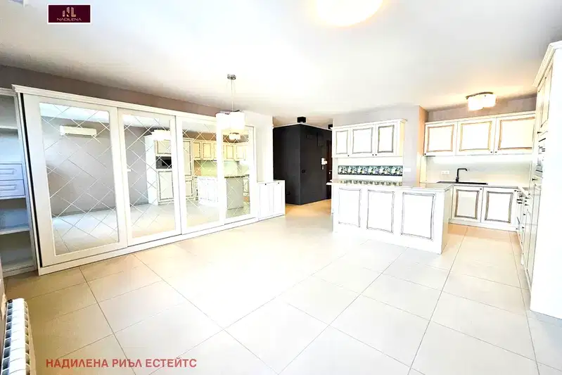 4-bedroom apartment in Sofiya, Lozenec