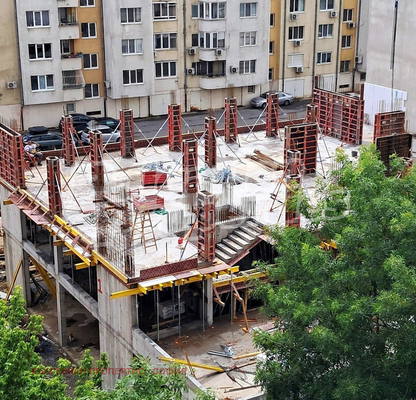 Снимка 2 — Тристаен апартамент в Люлин 10 с асансьор, София