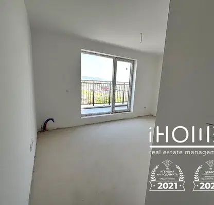 Снимка 4 — Двустаен апартамент с панорамна тераса в Люлин 2, София