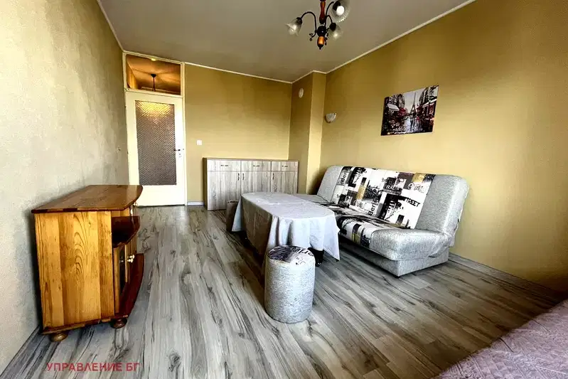 Двустаен апартамент в Люлин 3 с балкон и асансьор