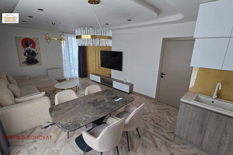 Тристаен апартамент с двор в Малинова долина, София