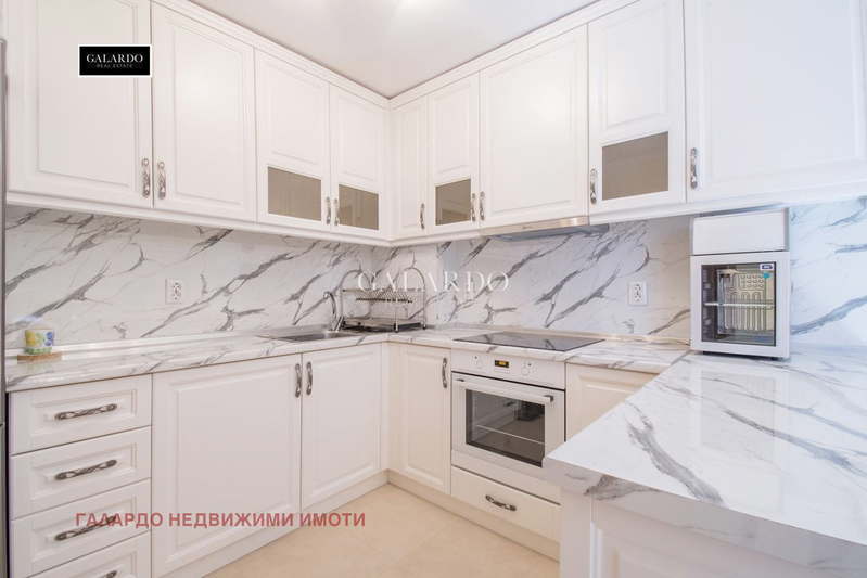 4-bedroom apartment in Sofiya, Medicinska Akademiya