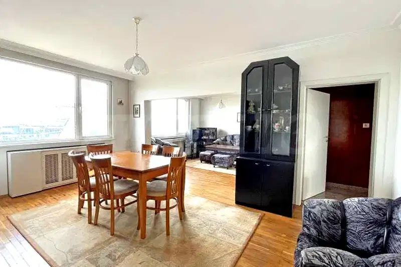 3-bedroom apartment in Sofiya, Mladost 1