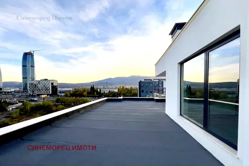 3-bedroom apartment in Sofiya, Mladost 1