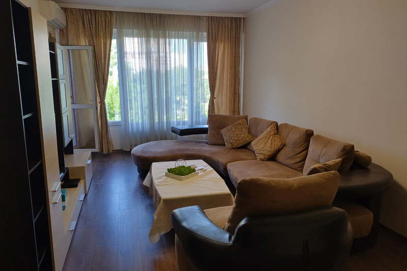 3-bedroom apartment in Sofiya, Mladost 1