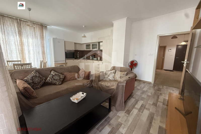 3-bedroom apartment in Sofiya, Mladost 1