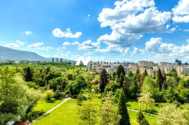 Тристаен апартамент с тераса в Младост 2, София