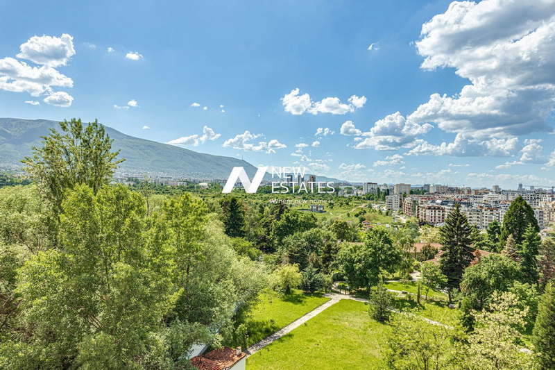3-bedroom apartment in Sofiya, Mladost 2