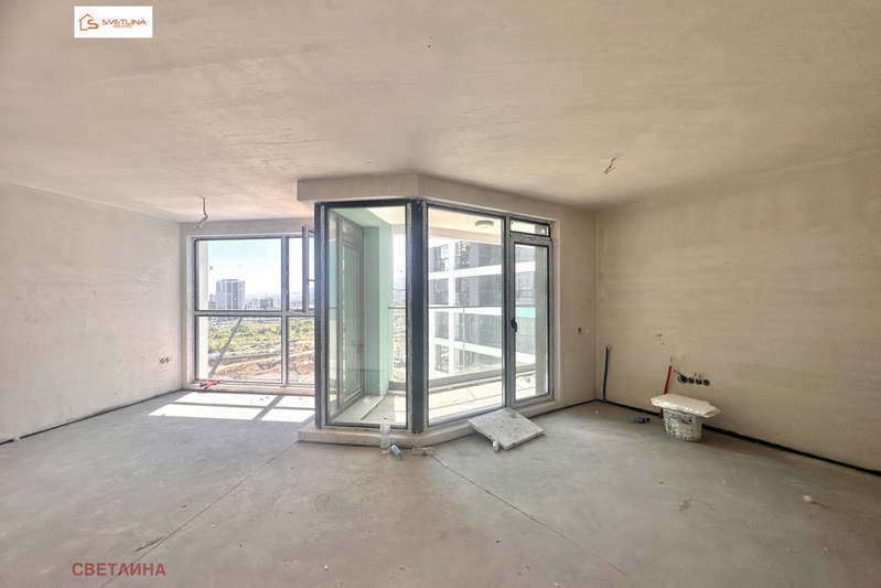 Three-room apartment in Mladost 4 with parking space and elevator
