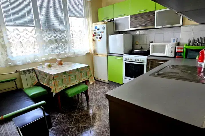 3-bedroom apartment in Sofia, Nadejda 1