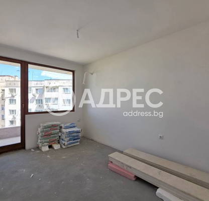 Photo 2 — Three-room apartment with south aspect in Obelya 1, Sofia