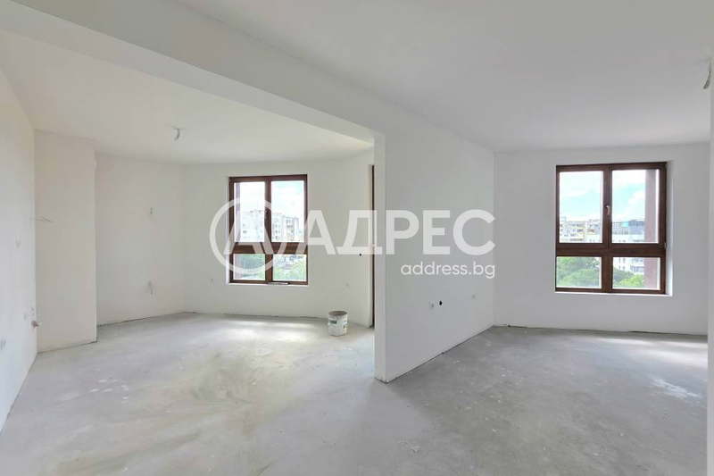 Three-room apartment in Obelya 1 with functional layout