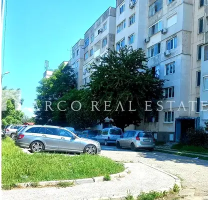 Снимка 4 — Тристаен апартамент с тераса в Орландовци, София