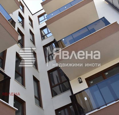 Снимка 2 — Тристаен апартамент с югозападно изложение в Овча купел