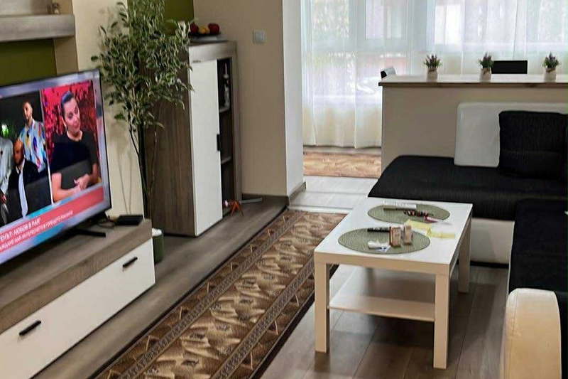 Two-room apartment in Ovcha kupel with large balcony